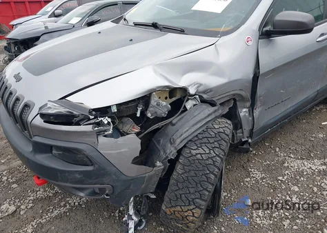 2016 Jeep Cherokee Trailhawk из США, поврежденный, VIN 1C4PJMBS3GW179031